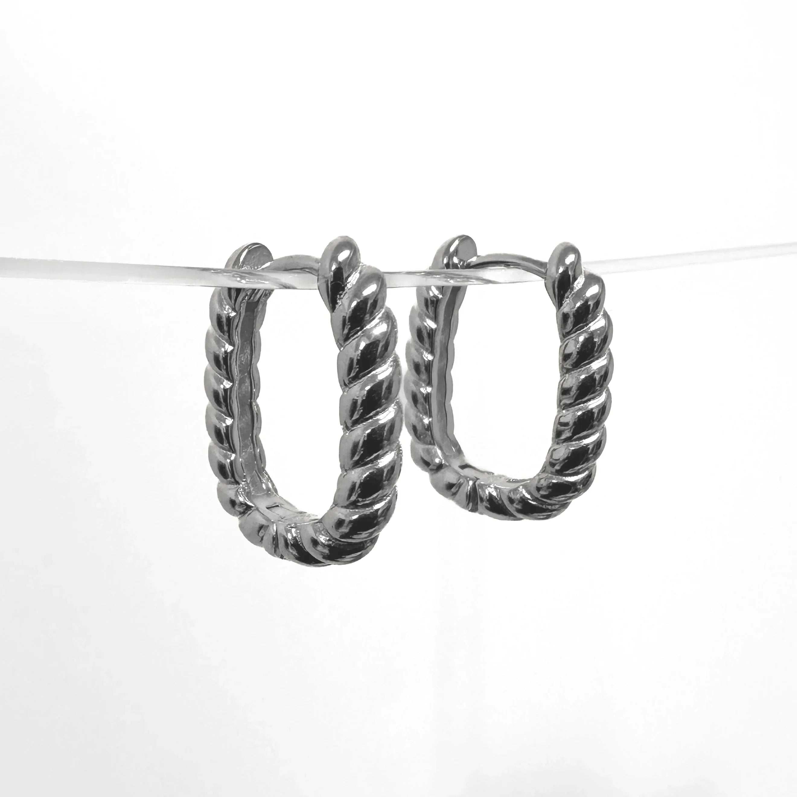 BROOKLYN TWIST HOOPS 2CM